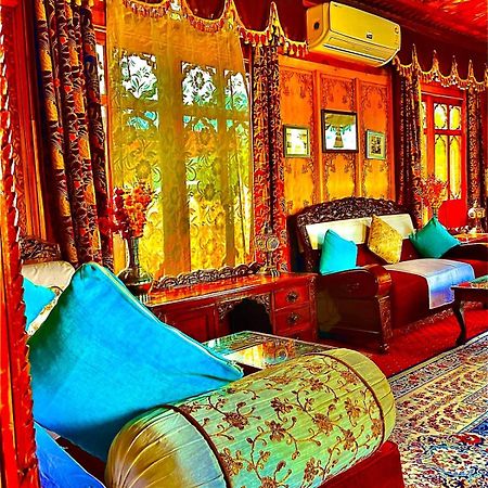 Hotel Crown Of India Group Of Houseboats Srīnagar Exteriér fotografie