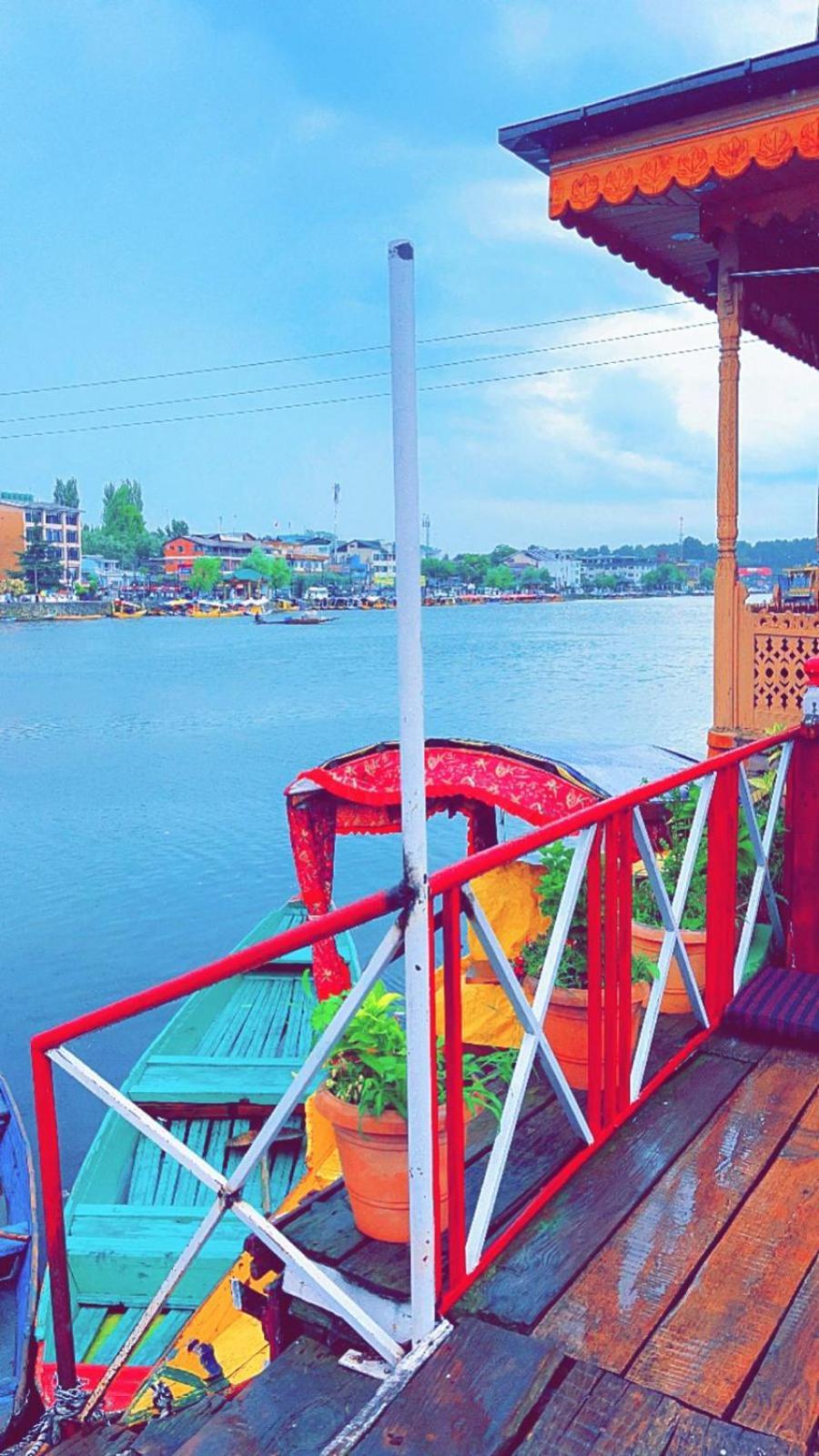 Hotel Crown Of India Group Of Houseboats Srīnagar Exteriér fotografie