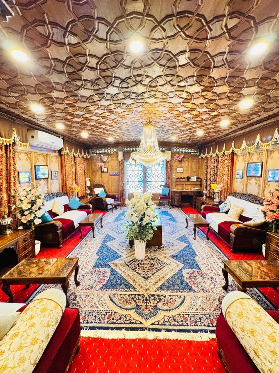 Hotel Crown Of India Group Of Houseboats Srīnagar Exteriér fotografie