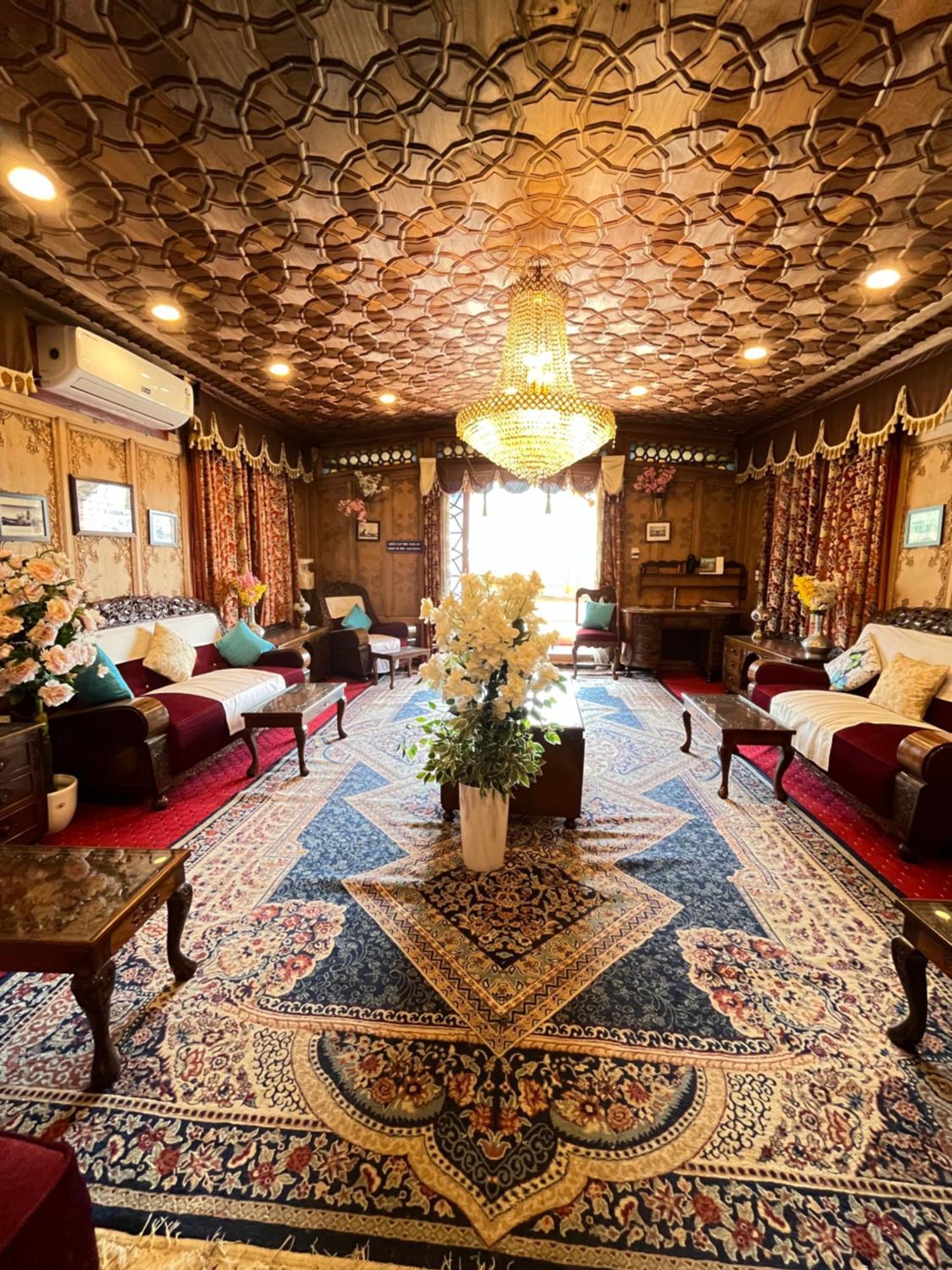 Hotel Crown Of India Group Of Houseboats Srīnagar Exteriér fotografie
