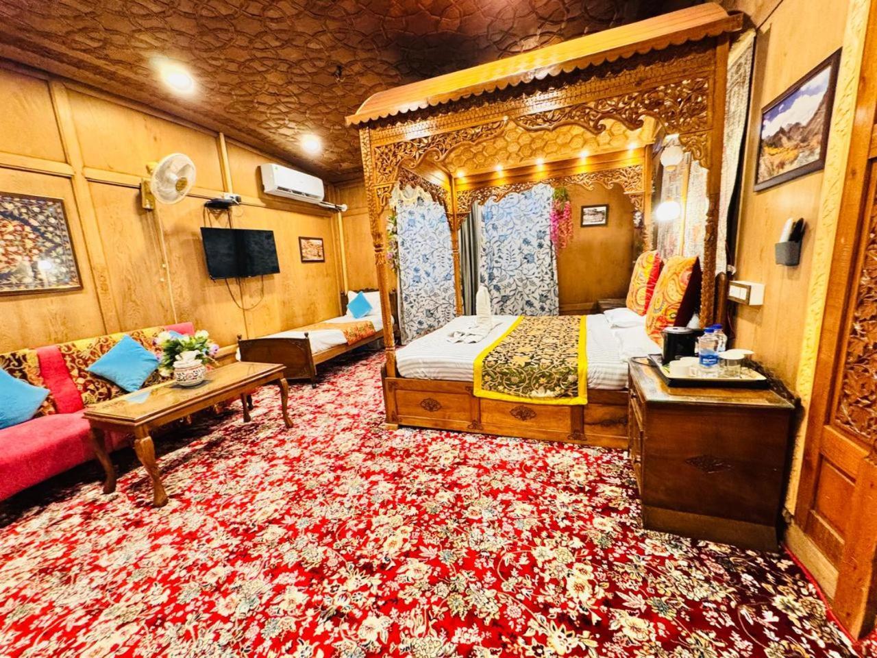 Hotel Crown Of India Group Of Houseboats Srīnagar Exteriér fotografie