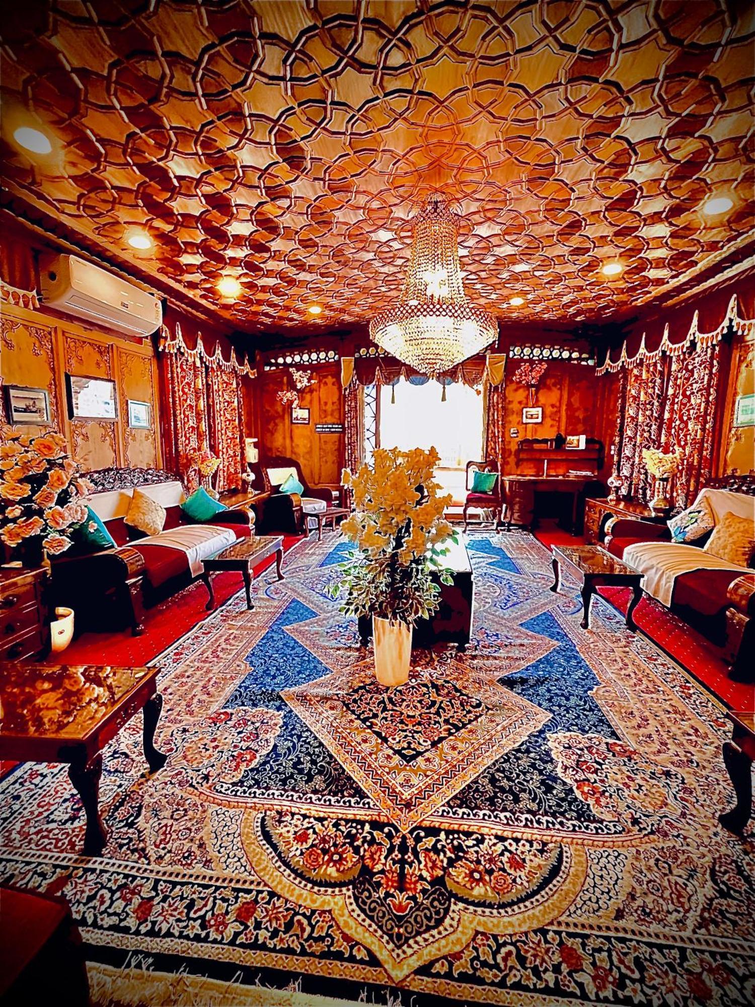 Hotel Crown Of India Group Of Houseboats Srīnagar Exteriér fotografie